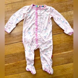 Magnetic Me 3-6 Months